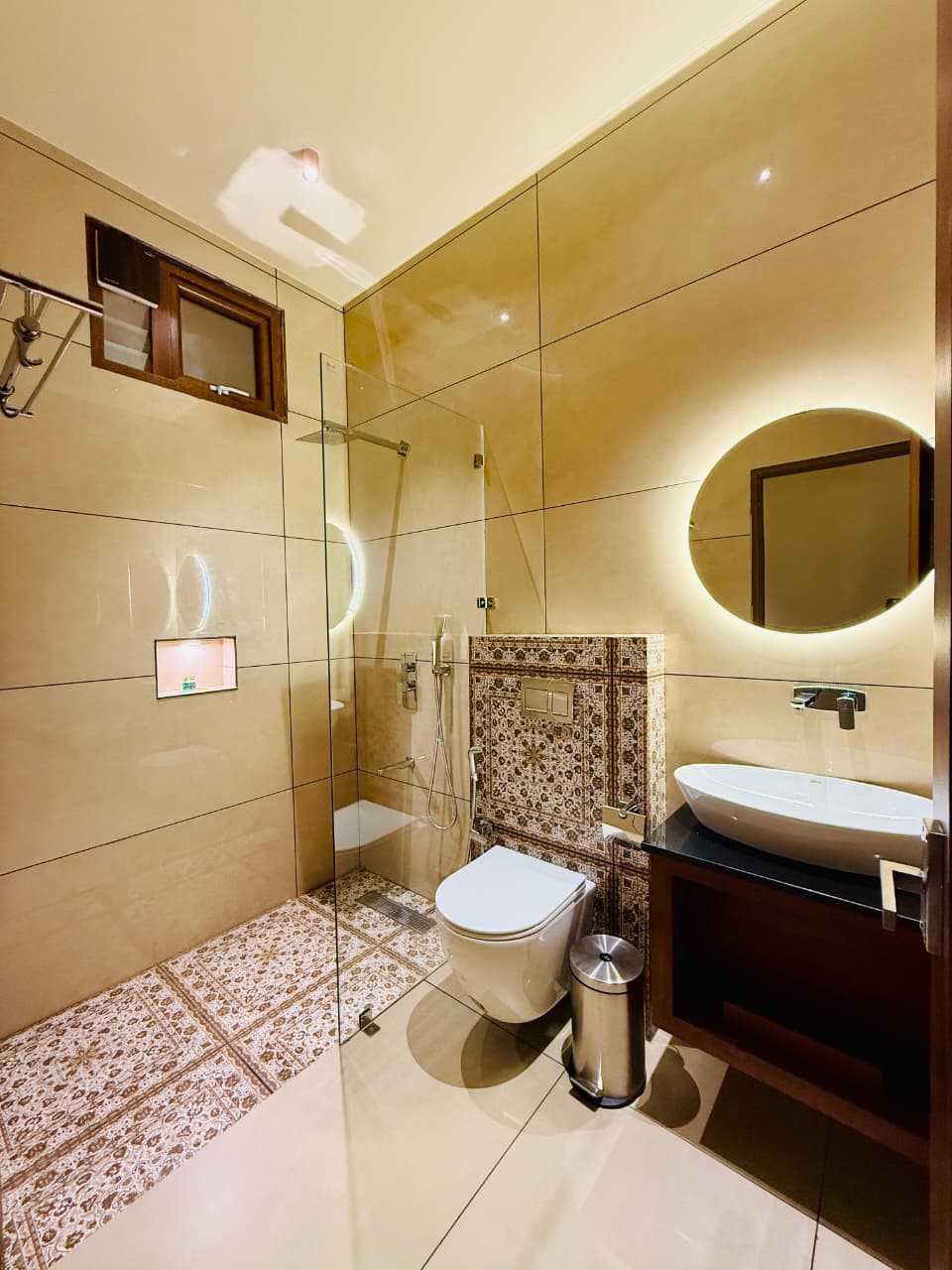 Suite Bathroom
